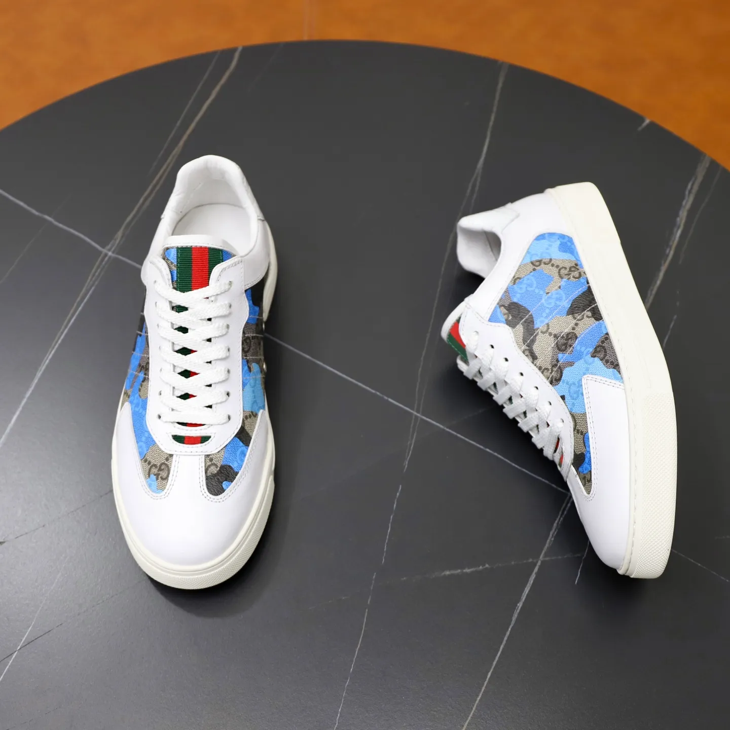 Ex-factory price: 400💰🙅‍♂️🙅‍♂️🙅‍♂️ Brand: Gucci GUCCi Standard code: 38-44 (45 customized) Grade: Same as the official website Material: Original leather splicing Comfortable and breathable sheepskin lining Original wear-resistant outsole Style category: Men's fashionable casual shoes Running sneakers Distinguished luxury brand elements Top luxury Color: actual picture color